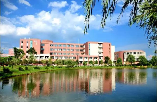 武汉纺织大学-湖中校园